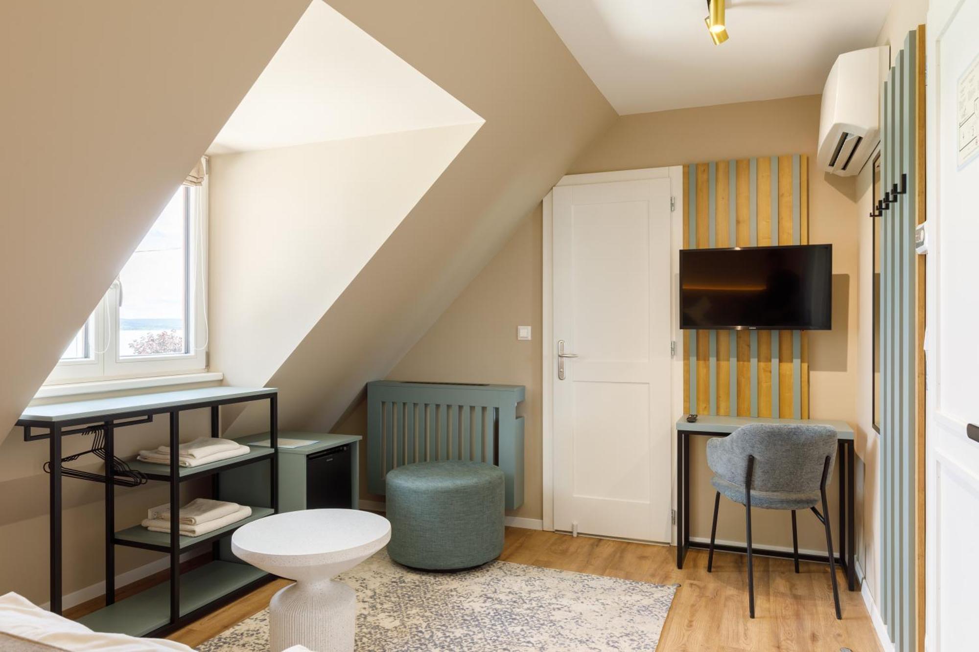 Lepke Apartmanhaz Es Etterem Tihany Bagian luar foto
