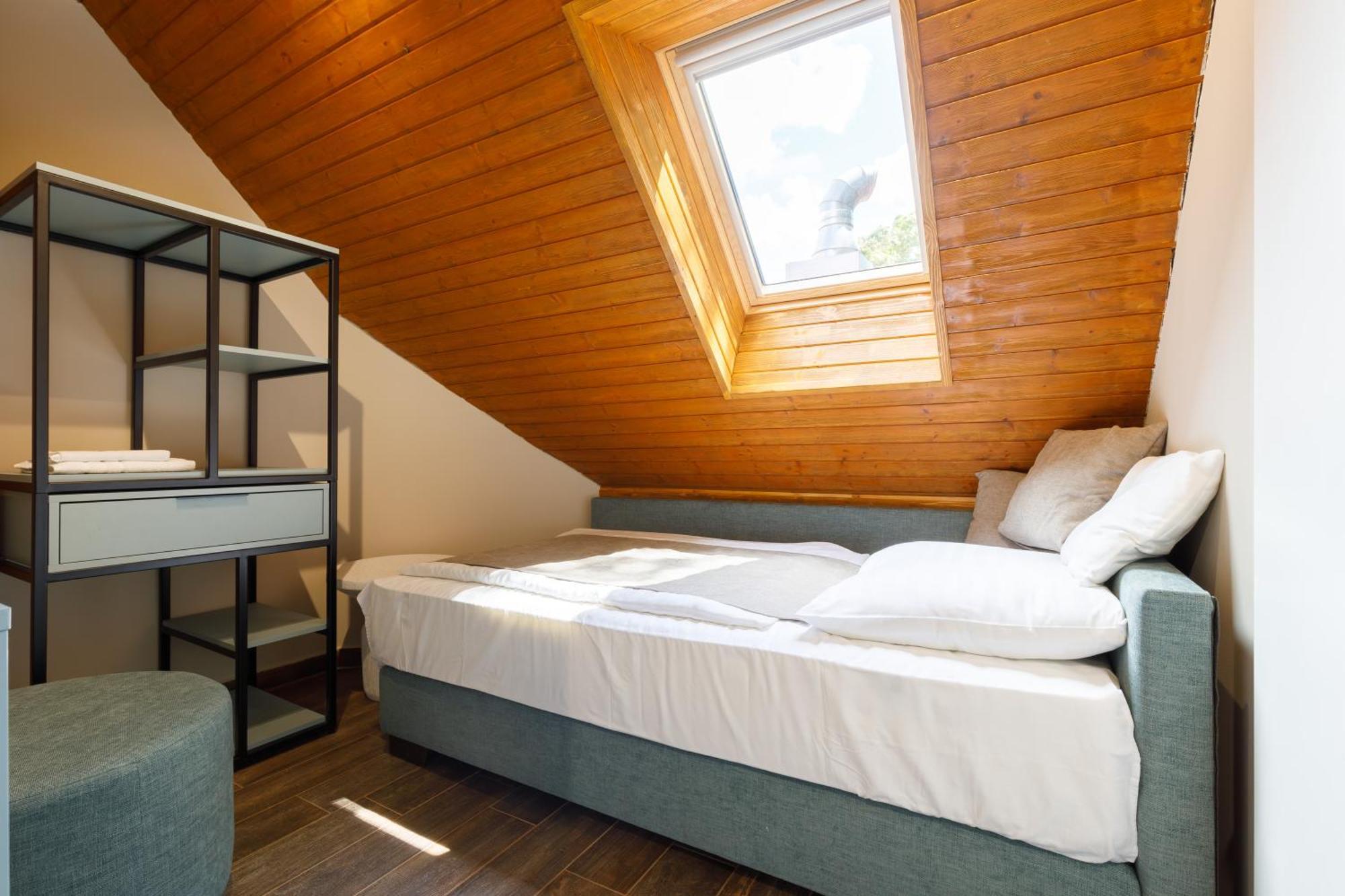 Lepke Apartmanhaz Es Etterem Tihany Bagian luar foto