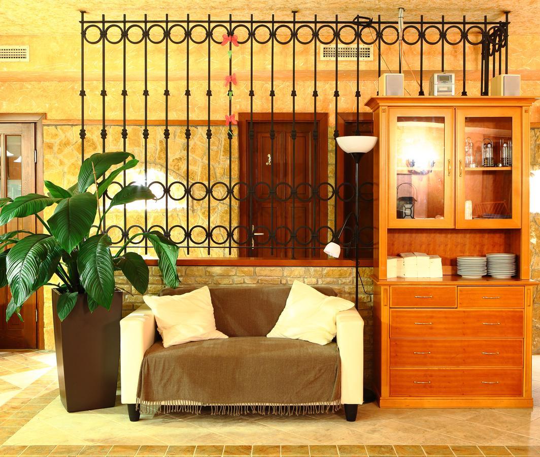 Lepke Apartmanhaz Es Etterem Tihany Bagian luar foto